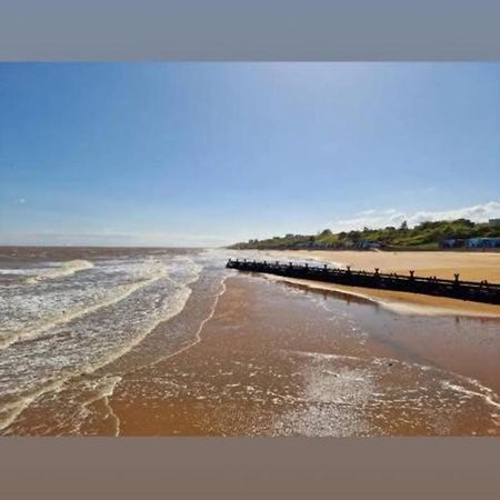 Modern 3 Bedroom Caravan Near The Beach Walton-on-the-Naze Eksteriør billede