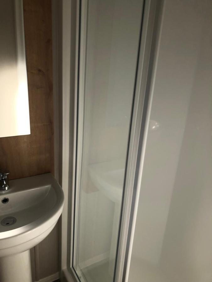 Modern 3 Bedroom Caravan Near The Beach Walton-on-the-Naze Eksteriør billede
