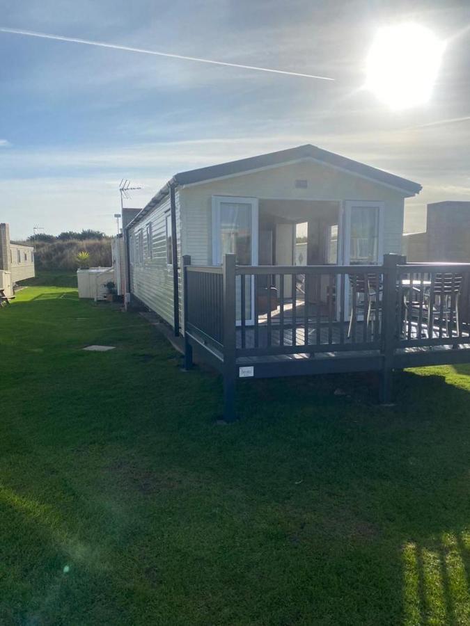 Modern 3 Bedroom Caravan Near The Beach Walton-on-the-Naze Eksteriør billede